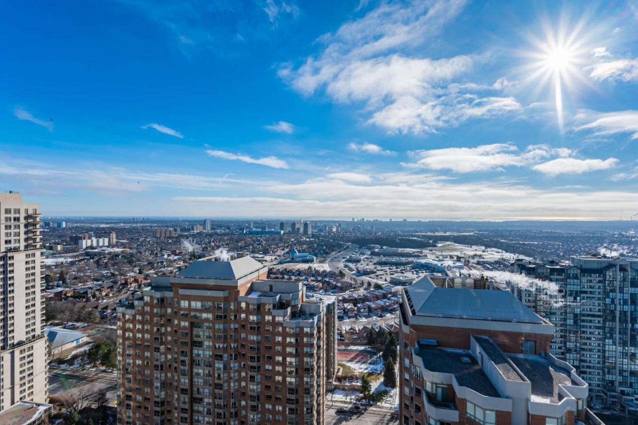 Luxury Apartments In Mississauga Exterior photo