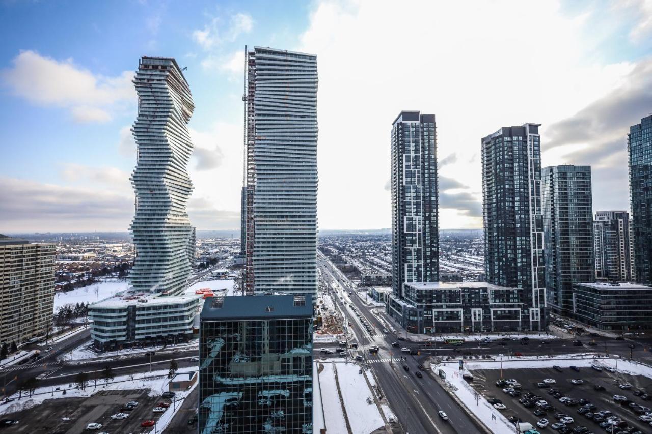 Luxury Apartments In Mississauga Exterior photo