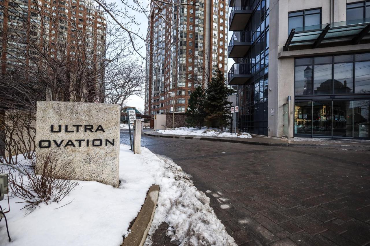 Luxury Apartments In Mississauga Exterior photo